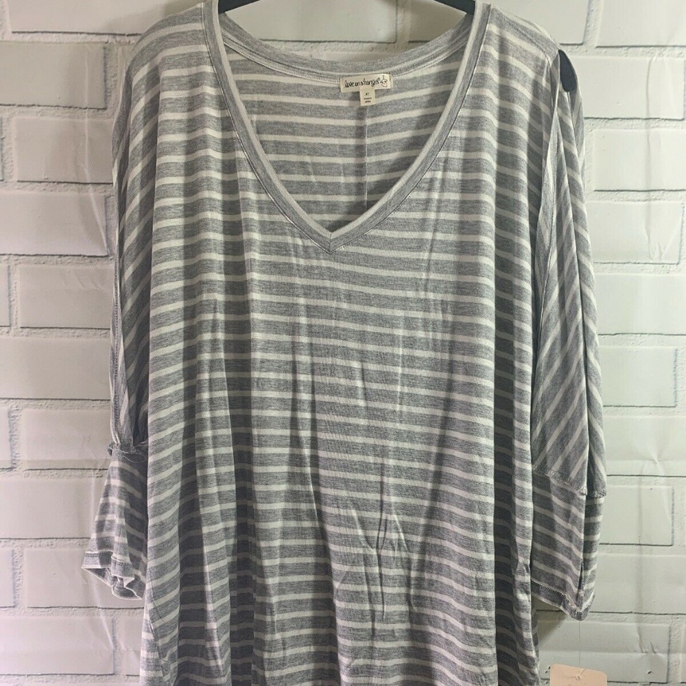 NWT Love On Hanger Split Sleeve Top- XL